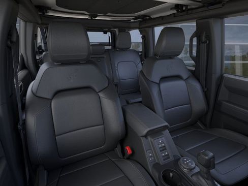 New 2025 Ford Bronco Badlands image 11