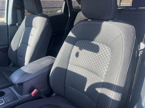 Used 2025 Ford Escape Active image 12