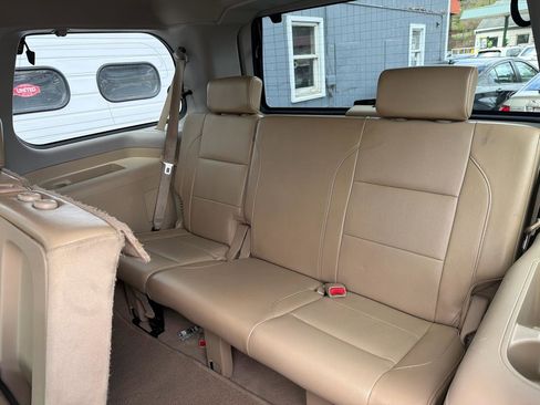 Used 2011 Nissan Armada Platinum AWD/4WD image 12