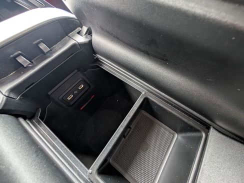 Used 2023 Mercedes-Benz GLC 300 4MATIC image 28