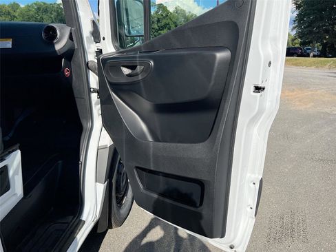New 2025 Mercedes-Benz Sprinter 2500 image 24