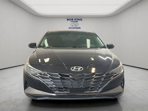 Used 2021 Hyundai Elantra SEL w/ Convenience + Premium Package FWD image 8