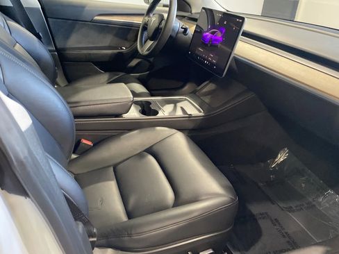 Used 2023 Tesla Model 3 Standard Range image 5