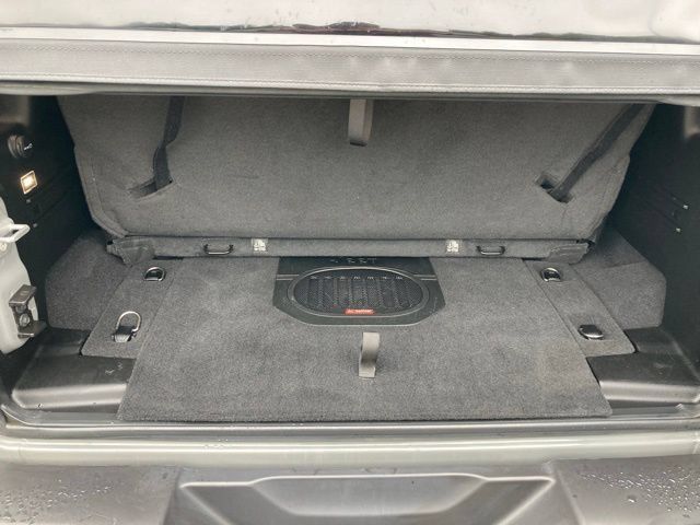 Used 2023 Jeep Wrangler Rubicon w/ Cold Weather Group AWD/4WD image 8