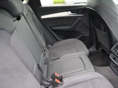 Used 2024 Audi Q5 e Premium Plus w/ Premium Plus Package image 14