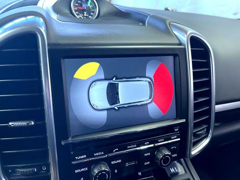 Used 2012 Porsche Cayenne image 14