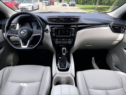 Used 2022 Nissan Rogue Sport SL AWD/4WD image 21