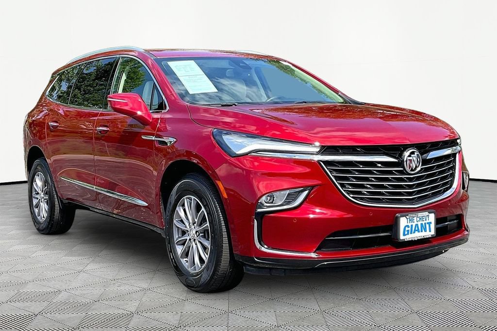 Used 2023 Buick Enclave Essence FWD image 3