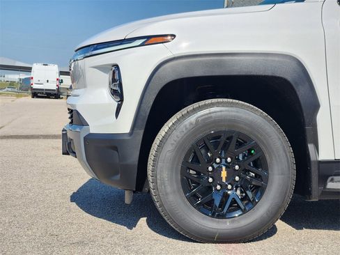 New 2026 Chevrolet Silverado EV LT image 5