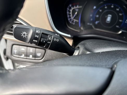 Used 2020 Hyundai Santa Fe Limited AWD/4WD image 21