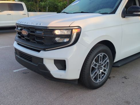 Certified 2025 Ford Expedition Active AWD/4WD image 10