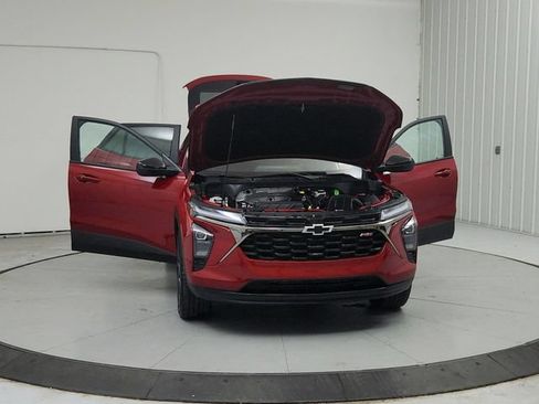 Used 2026 Chevrolet Trax RS FWD image 11