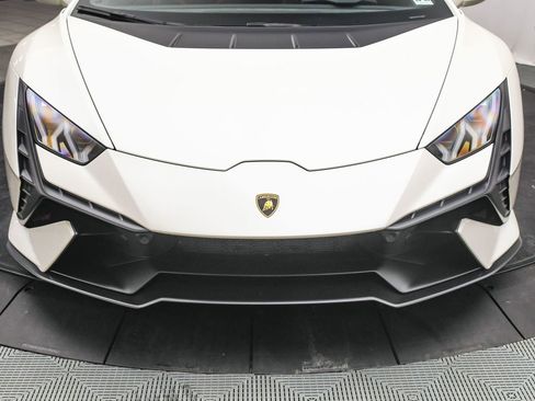 Used 2023 Lamborghini Huracan Tecnica image 24