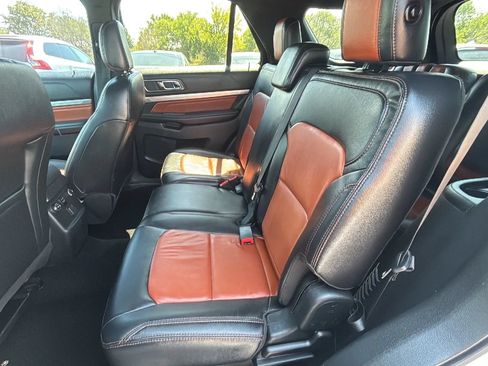 Used 2019 Ford Explorer XLT w/ Equipment Group 202A FWD image 16