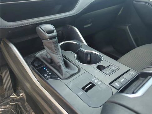 Used 2020 Toyota Highlander L image 14