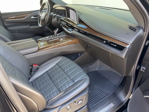 Used 2023 Cadillac Escalade Premium Luxury Platinum w/ LPO, Radiant Package AWD/4WD image 30
