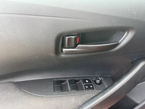 Used 2025 Toyota Corolla LE FWD image 13
