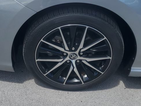 Used 2024 Toyota Camry SE w/ Convenience Package image 4