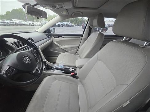 Used 2015 Volkswagen Passat TDI SE FWD image 20