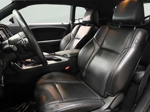 Used 2018 Dodge Challenger GT w/ Driver Convenience Group image 12