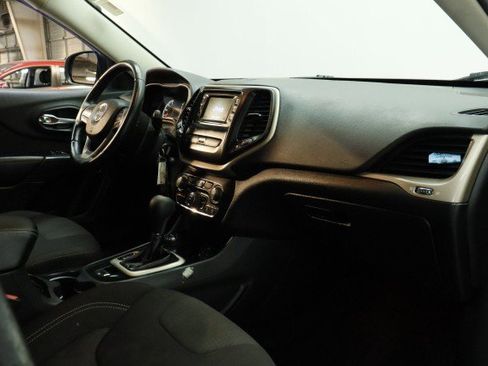 Used 2016 Jeep Cherokee Latitude AWD/4WD image 21