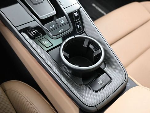 Certified 2022 Porsche 911 Carrera RWD image 22