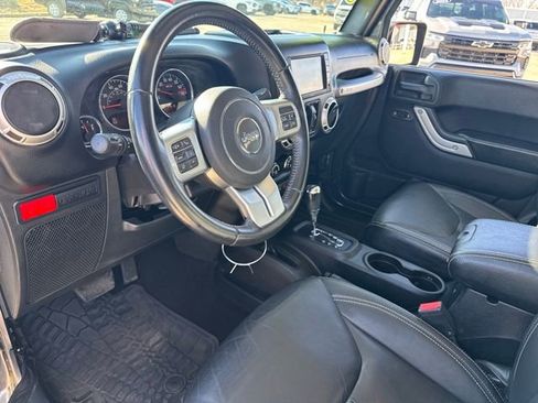 Used 2016 Jeep Wrangler Unlimited Rubicon image 15