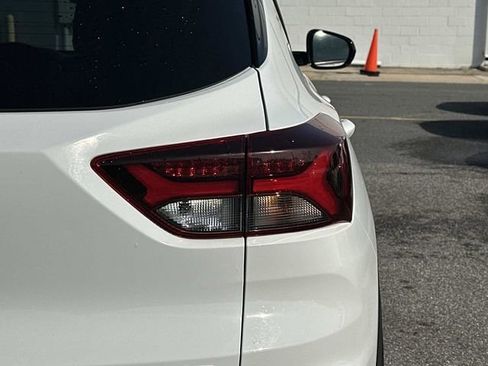 Used 2023 Chevrolet TrailBlazer RS image 29