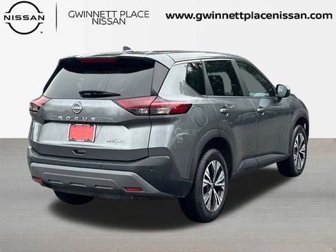 Used 2023 Nissan Rogue SV image 5