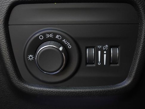 Certified 2022 Jeep Grand Cherokee Laredo w/ Luxury Tech Group I image 13