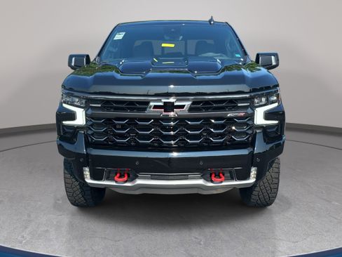 Used 2025 Chevrolet Silverado 1500 ZR2 w/ Technology Package AWD/4WD image 2