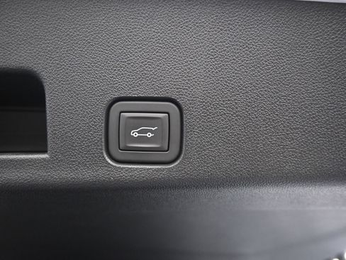 New 2026 Chevrolet Traverse LT w/ Driver Confidence Package FWD image 28