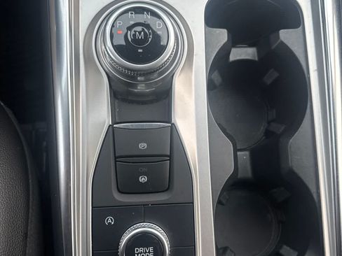 Used 2020 Ford Explorer XLT w/ Equipment Group 202A AWD/4WD image 22