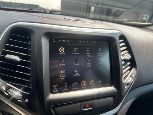Used 2016 Jeep Cherokee Trailhawk w/ Leather Interior Group AWD/4WD image 14
