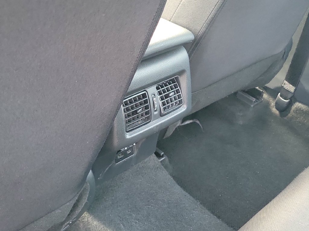 Used 2025 Toyota Camry LE FWD image 15