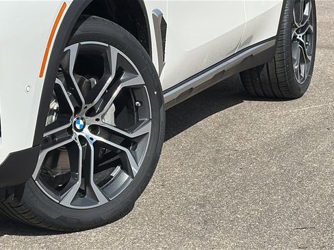 New 2026 BMW X5 sDrive40i w/ Climate Comfort Package image 3