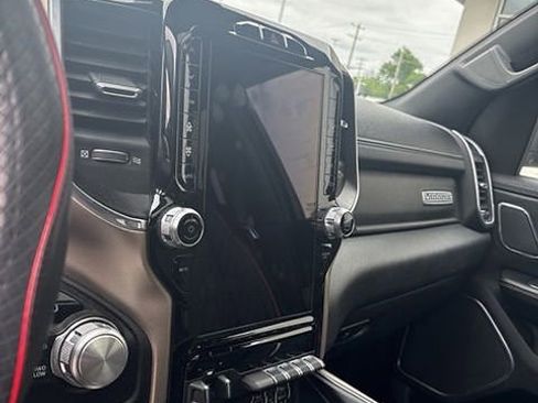 Used 2019 RAM 1500 Laramie AWD/4WD image 16