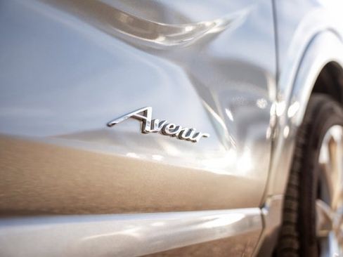 Used 2024 Buick Encore GX Avenir image 12