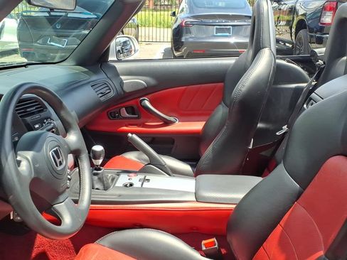 Used 2004 Honda S2000 image 17