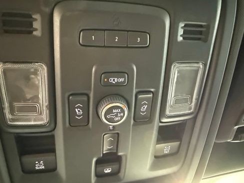 Used 2023 Chevrolet Tahoe High Country AWD/4WD image 22