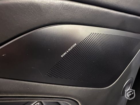 Used 2018 Aston Martin Vanquish S RWD image 27