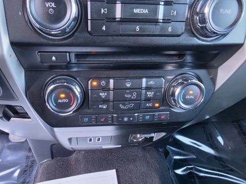 Used 2016 Ford F150 Lariat AWD/4WD image 19