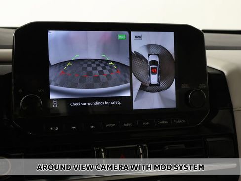 Used 2023 Nissan Pathfinder SL AWD/4WD image 5
