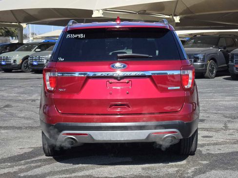 Used 2017 Ford Explorer XLT w/ Equipment Group 201A image 3