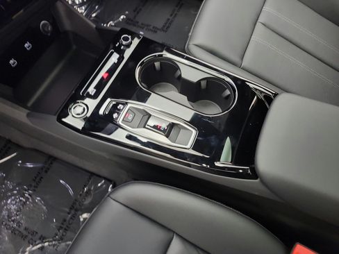 New 2027 Audi Q6 e-tron Premium AWD/4WD image 9