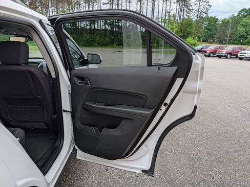 Used 2017 Chevrolet Equinox LT w/ Convenience Package image 20