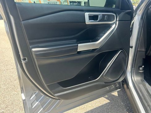 Certified 2022 Ford Explorer XLT w/ Equipment Group 202A image 36