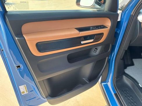 New 2025 Volkswagen ID. Buzz Pro S image 18