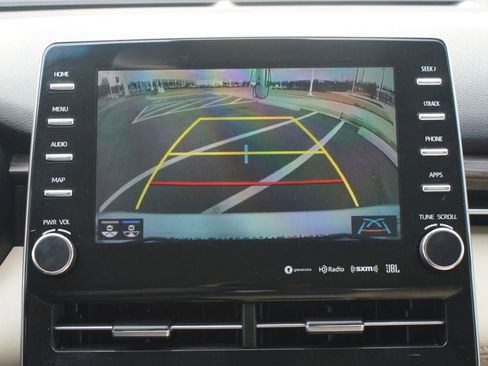 Used 2019 Toyota Avalon XLE image 7