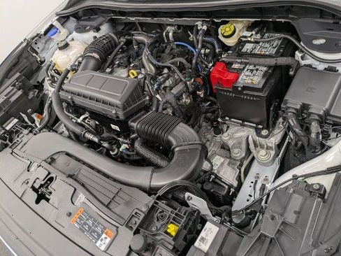 Certified 2025 Ford Escape ST-Line w/ Cold Weather Package image 30